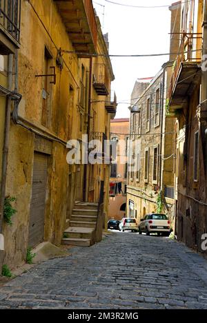 finestre del centro storico di Enna Sicilia Italia Foto Stock