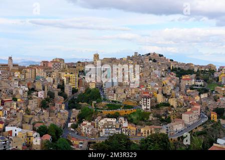 Il centro storico e urbano di Enna Sicilia Italia Foto Stock