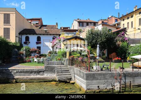 Esempio di architettura storica a Salo sul Lago di Garda. Italia, Europa. Foto Stock