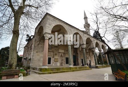 Murat Pasha Mosque si trova nel quartiere Fatih di Istanbul. Fu costruito tra il 1465 e il 1471. Foto Stock