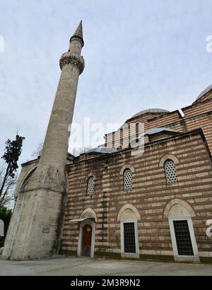 Murat Pasha Mosque si trova nel quartiere Fatih di Istanbul. Fu costruito tra il 1465 e il 1471. Foto Stock