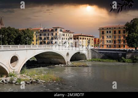 Ponte della Vittoria. Verona, Italia, Europa. Foto Stock