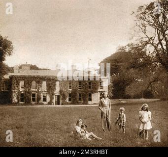 Daphne du Maurier nella loro casa cornica, Menabilly, 1945 anni Foto Stock