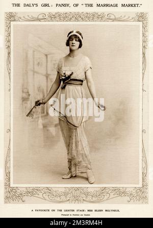 Eileen Molyneux (1893 - 1962), attrice che indossa una bella scamonella di tunica con sash e corsage. Data: 1913 Foto Stock