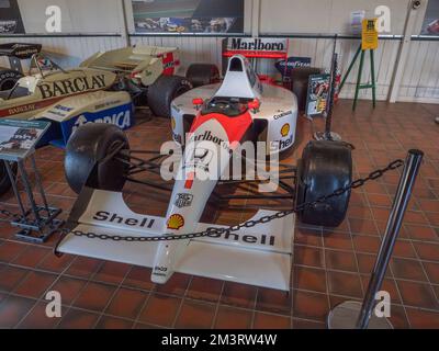 Un'auto da corsa McLaren MP4-6 F1 Grand Prix 1991 (mostra auto) al Grand Prix Exhibition, Brooklands Museum, Surrey, Regno Unito. Foto Stock