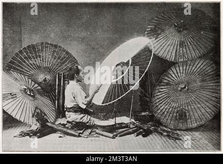 Giapponese Parasol Maker 1894 Foto Stock