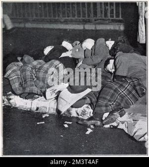 Funerale di George V - piangenti che hanno dormito Foto Stock