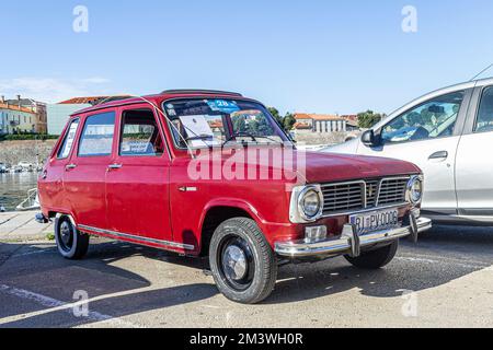 Un raro vecchio temporizzatore, il francese Renault 6 TL dalla 1970s all'aperto in condizioni di sole Foto Stock