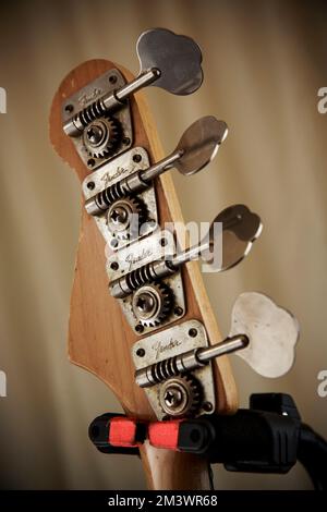 Norman Watt-Roy's Gold Custom 1962 Jazz Bass, Faith & Grace Foto Stock