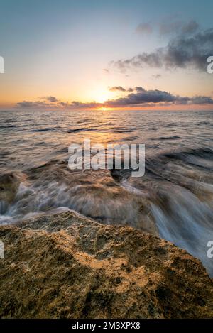 Alba sulle spiagge di la Manga del Mar Menor, Murcia, Spagna Foto Stock