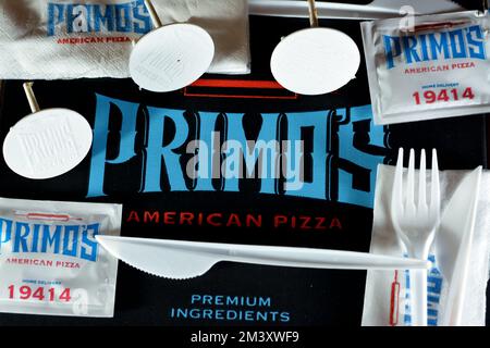 Cairo, Egitto, 8 2022 dicembre: Primo's Pizza è una pizza americana conosciuta con pizze extra cheesy, ingredienti di alta qualità e pizza fuori del mondo Foto Stock