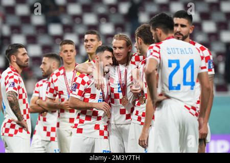 Doha, Qatar. 17th Dec, 2022. I giocatori della Croazia durante la partita della Coppa del mondo FIFA Qatar 2022, il terzo posto di Play-Off Fort, tra Giappone e Spagna, hanno giocato allo Stadio Internazionale Khalifa il 17 dicembre 2022 a Doha, Qatar. (Foto di Bagu Blanco/Pressinphoto/Sipa USA) Credit: Sipa USA/Alamy Live News Foto Stock