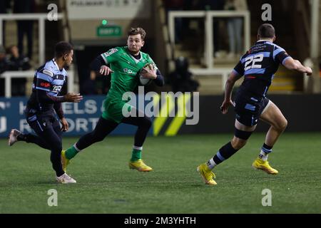 Newcastle, Regno Unito. 17th Dec, 2022. Ben Stevenson di Newcastle Falcons in azione durante la partita della European Rugby Challenge Cup tra Newcastle Falcons e Cardiff Blues a Kingston Park, Newcastle, sabato 17th dicembre 2022. (Credit: Chris Lishman | NOTIZIE MI) Credit: NOTIZIE MI & Sport /Alamy Live News Foto Stock