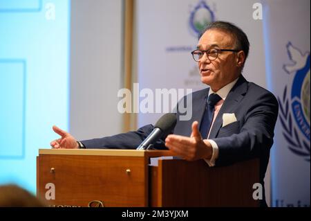 Afsar Rathor parla alla Conferenza "libertà religiosa - il diritto umano sotto attacco" a Bratislava, Slovacchia. 2022/12/09. Foto Stock