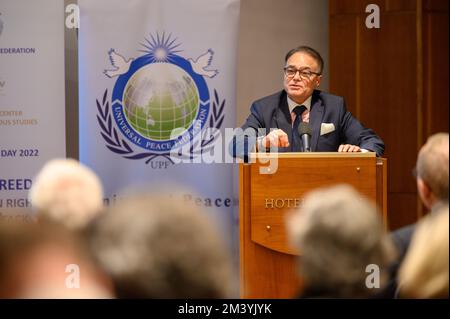 Afsar Rathor parla alla Conferenza "libertà religiosa - il diritto umano sotto attacco" a Bratislava, Slovacchia. 2022/12/09. Foto Stock