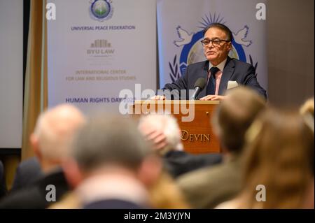 Afsar Rathor parla alla Conferenza "libertà religiosa - il diritto umano sotto attacco" a Bratislava, Slovacchia. 2022/12/09. Foto Stock