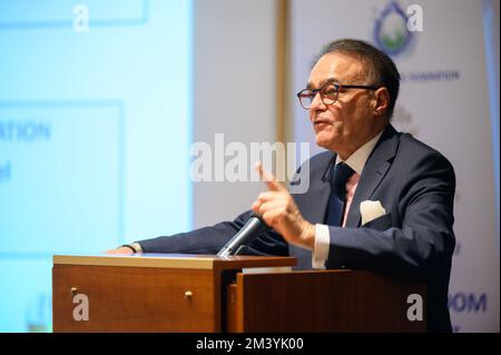 Afsar Rathor parla alla Conferenza "libertà religiosa - il diritto umano sotto attacco" a Bratislava, Slovacchia. 2022/12/09. Foto Stock