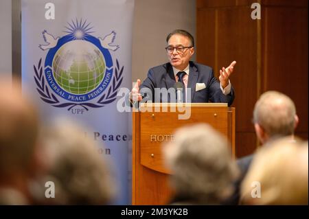 Afsar Rathor parla alla Conferenza "libertà religiosa - il diritto umano sotto attacco" a Bratislava, Slovacchia. 2022/12/09. Foto Stock