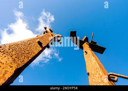 Erjos-en Jostailuak monumento nella città di villeggiatura chiamata Costa Teguise, Lanzarote, Isole Canarie, Spagna Foto Stock