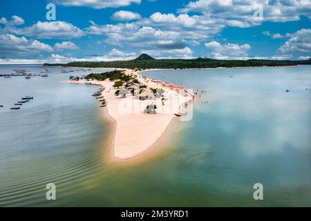 Lunga spiaggia di sabbia in Alter do Chao lungo il fiume amazzonia, Para, Brasile Foto Stock