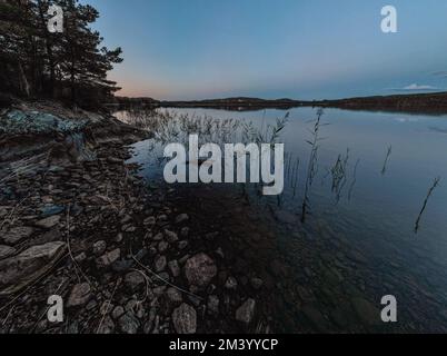 Vista aerea del lago Lygnern vicino a Satila, Svezia Foto Stock