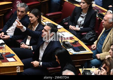 Atene, Attiki, Grecia. 17th Dec, 2022. Reazione di Alexis Tsipras, presidente di SYRIZA, durante il discorso del primo ministro greco Kyriakos Mitsotakis al Parlamento ellenico. (Credit Image: © Dimitrios Karvountzis/Pacific Press via ZUMA Press Wire) Foto Stock