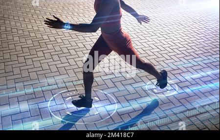 Monitoraggio del fitness femminile, running o futuristico con tecnologia Smart Watch per velocità, biometria del corpo o benessere della città. Runner, sport Foto Stock