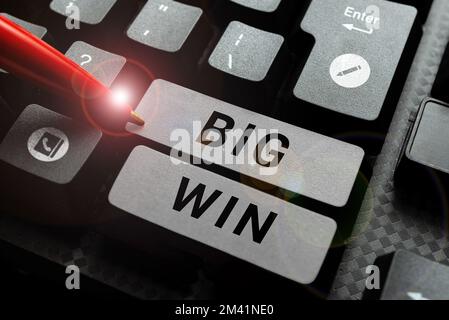 Didascalia di testo che presenta Big Win. Concetto che significa aver vinto un importante premio denaro vinto dal successo in un gioco Foto Stock