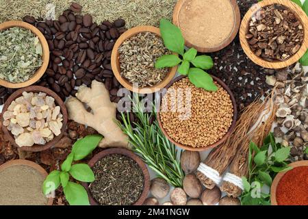 Cibo nervino con erbe e spezie. Alimenti per la salute ingredienti per nervo tonico per stimolare il sistema nervoso. Alimenti sani e naturali adattogeni. Foto Stock