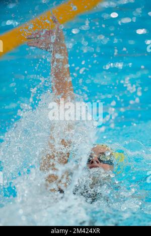 Melbourne, Australia. 18th Dec, 2022. Kaylee McKeown dell'Australia compete durante la finale femminile di 200m colpi al FINA World Swimming Championships 16th (25m) 2022, a Melbourne, Australia, il 18 dicembre 2022. Credit: HU Jingchen/Xinhua/Alamy Live News Foto Stock