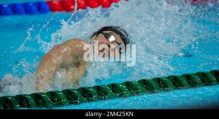 Melbourne, Australia. 18th Dec, 2022. Hwang Sunwoo della Corea del Sud compete durante la finale maschile 200m al FINA World Swimming Championships 16th (25m) 2022, a Melbourne, Australia, il 18 dicembre 2022. Credit: HU Jingchen/Xinhua/Alamy Live News Foto Stock