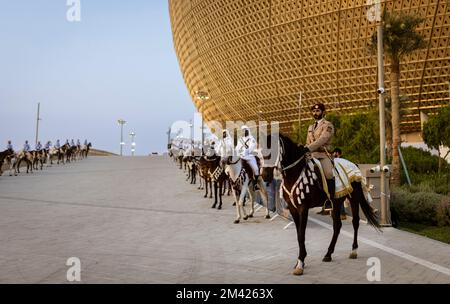 Doha, Qatar. 18th Dec, 2022. Tavolo equestre reale di fronte al Lusail Stadium Argentina - Francia finale partita Argentinien - Frankreich World Cup 2022 in Qatar 18.12.2022 Credit: Moritz Muller/Alamy Live News Foto Stock