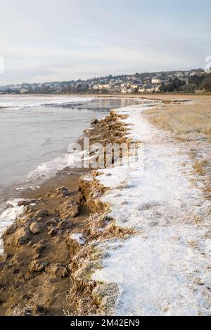 Frozen Shoreline a Grange Over Sands Cumbria UK Foto Stock