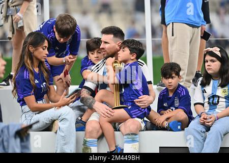 Lionel MESSI (ARG) con la famiglia, gioco 64, FINALE Argentina - Francia 4-2 NE (3-3) il 18th dicembre 2022, Lusail Stadium Football World Cup 20122 in Qatar dal 20th novembre. - Dalle 18.12.2022 alle Foto Stock