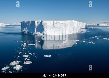 Antartide, Mar di Weddell. Iceberg tabulare. Foto Stock