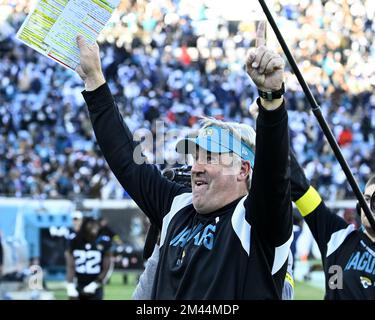 Jacksonville, Stati Uniti. 18th Dec, 2022. Doug Pederson, Head Coach di Jaguars, festeggia dopo una vittoria straordinario al TIAA Bank Field di Jacksonville, Florida, domenica 18 dicembre 2022. I Jaguar sconvolgono i Cowboys 40-34 in straordinari. Foto di Joe Marino/UPI. Credit: UPI/Alamy Live News Foto Stock