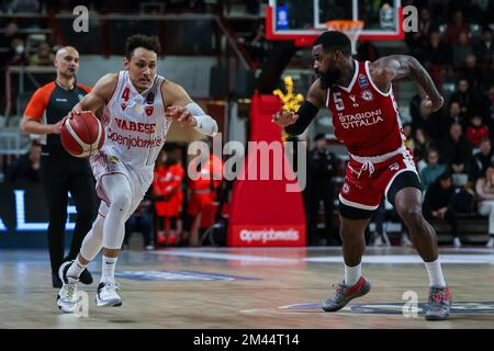 Varese, Italia. 18th Dec, 2022. Colbey Ross #4 di Pallacanestro Varese OpenJobMetis in azione durante il LBA Lega Basket Un gioco di Stagione 2022/23 tra OpenJobMetis Varese e Pallacanestro Trieste a Enerxenia Arena, Varese, Italia il 18 dicembre 2022 Credit: Independent Photo Agency/Alamy Live News Foto Stock