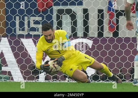 18.12.2022, Lusail iconic Stadium, Doha, QAT, Coppa del mondo FIFA 2022, finale, Argentina vs Francia, nella foto il portiere francese Hugo Lloris Foto Stock