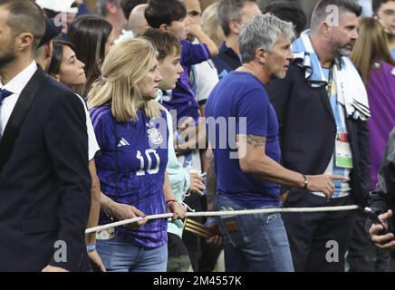 Al Daayen, Qatar - 18/12/2022, Lionel messi di genitori argentini, sua madre Celia Maria Cuccittini e suo padre Jorge messi in seguito alla Coppa del mondo FIFA 2022, finale di calcio tra Argentina e Francia il 18 dicembre 2022 al Lusail Stadium di al Daayen, Qatar - Foto: Jean Catuffe/DPPI/LiveMedia Foto Stock