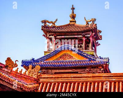 Dragon Pavilion Gugong Città Proibita Roof Figures decorazioni Palazzo dell'Imperatore Pechino Cina simbolo del drago del Palazzo dell'Imperatore costruito nel 1400s Foto Stock