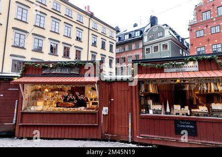 Il tradizionale mercatino di Natale a Stortorget nella città vecchia di Stoccolma, Svezia, 18 dicembre 2022. Foto: Christine Olsson / TT / code 10430 Foto Stock