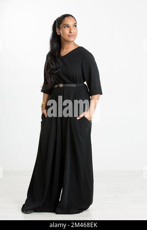 Ritratto di una donna araba expat. Foto Stock