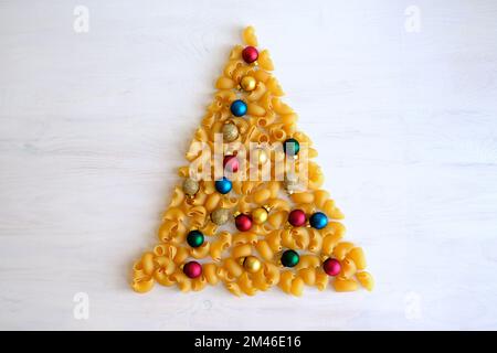 Cibo, Pasta con decorazione natalizia, cibo natalizio, pasta natalizia Foto Stock