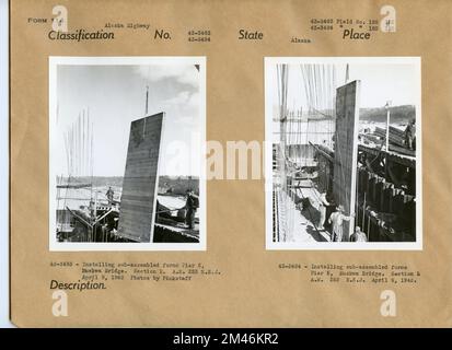 Ponte sul fiume Muska. Didascalia originale: Installazione di moduli sottoassemblati Pier 5, Muskwa Bridge. SEZIONE E. AM. 253 N.S.J. Foto di Pinkstaff, 9 aprile 1943. Stato: Alaska. Foto Stock