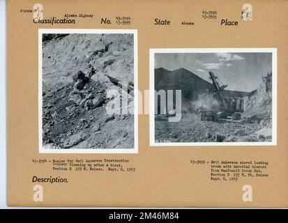 Alaska Highway. Didascalia originale: 43-3594: Scaler per Emil Anderson Construction Company pulizia dopo un'esplosione. Sezione D 105 N. Nelson. 6 settembre 1943. Didascalia originale: 43-3595: Pala Emil Anderson caricando camion con materiale blastato da MacDonald Creek Cut. Sezione D 105 N. ft. Nelson. 6 settembre 1943. Stato: Alaska. Foto Stock