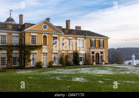 Polesden Lacey House in Surrey, Inghilterra, Regno Unito, durante l'inverno Foto Stock