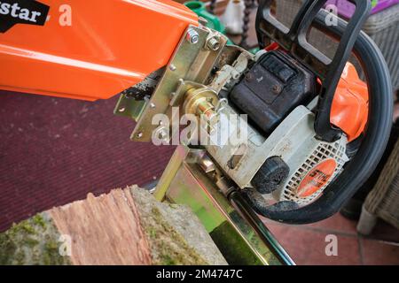 Primo montaggio del nuovo cavallo da taglio LOGSTAR dalla Grantley Saw Mill. Foto Stock