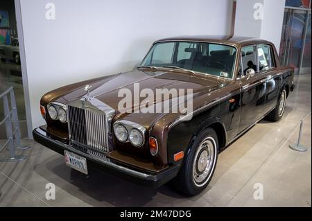 1974 Rolls Royce Silver Shadow di colore marrone Foto Stock