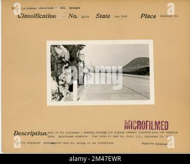 Parte della Palisades - Newburg Federal Aid Highway tra Highland Lake e Tomkins Cove. Didascalia originale: Cemento armato. Vista dal Monte Bear Park, N.Y., 19 settembre 1929 mostra il marciapiede completato con Bear Mt. Ponte sullo sfondo. Stato: New York. Luogo: Rockland Co.. Foto Stock