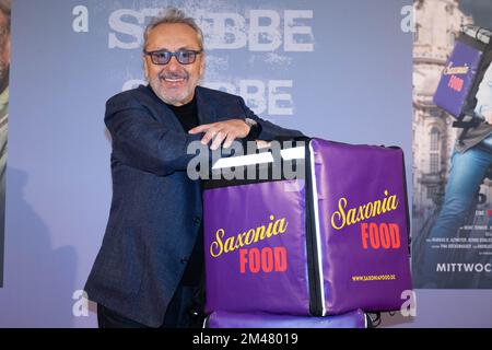 Dresda, Germania. 19th Dec, 2022. Wolfgang Stumph si presenta al Rundkino in occasione della prima edizione del film "Stube Spezial: Ausgeliefert". Credit: Sebastian Kahnert/dpa/Alamy Live News Foto Stock